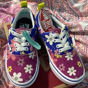 Brand new Vans comfycush slide on shoes , size 12.5 (kids)